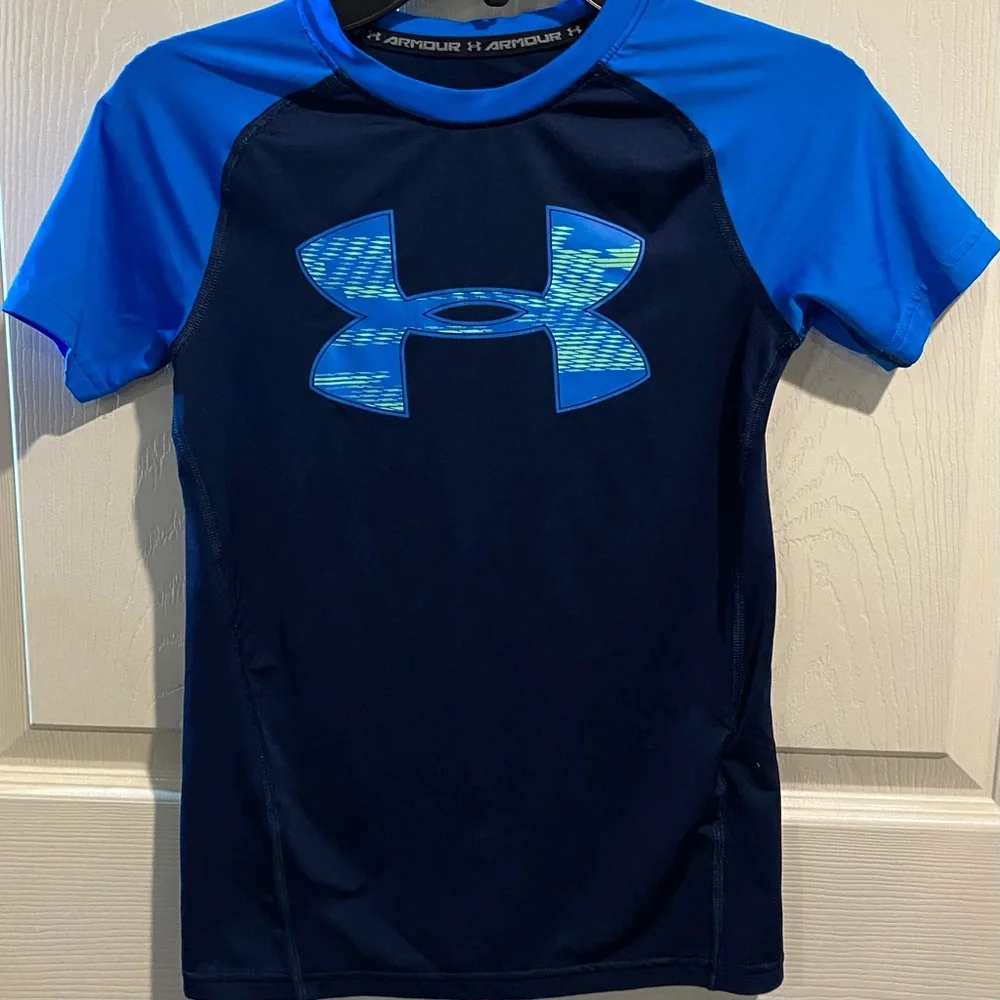 Set of 3 Under Armour Boys Fitted HeatGear Tops Bundle Size:YMD - Picture 1 of 8